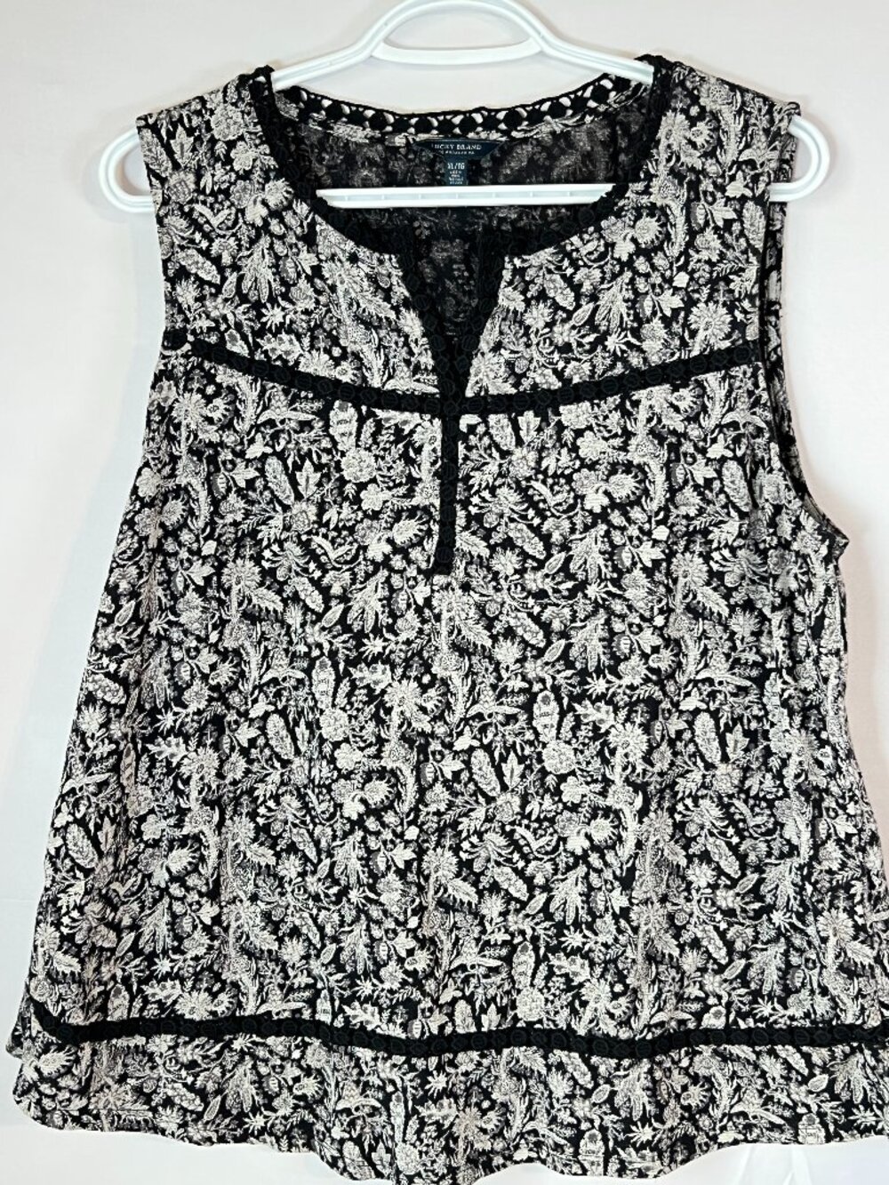 Lucky Brand Black & White Floral Lace Sleeveless  Boho Top Lace Trim Detail – XL